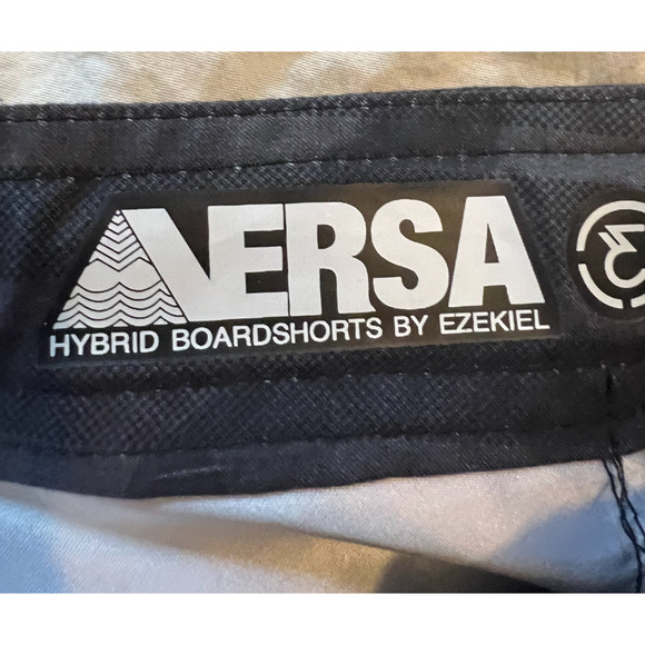 Ezekiel Hybrid Board Shorts Mens Size 34 Black Gray Floral Pockets - Picture 3 of 9